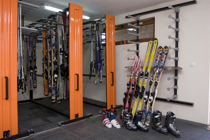Saint Ivan Ski Apartments