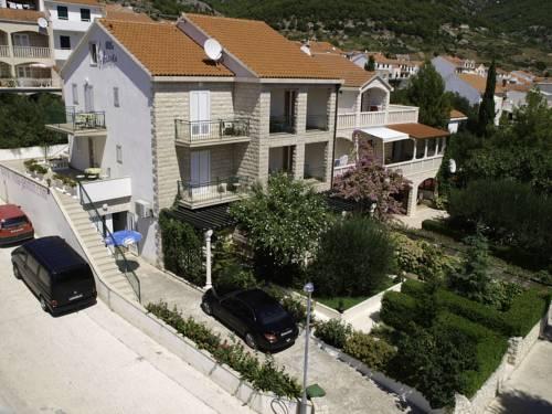 Villa Jasmin Bol 