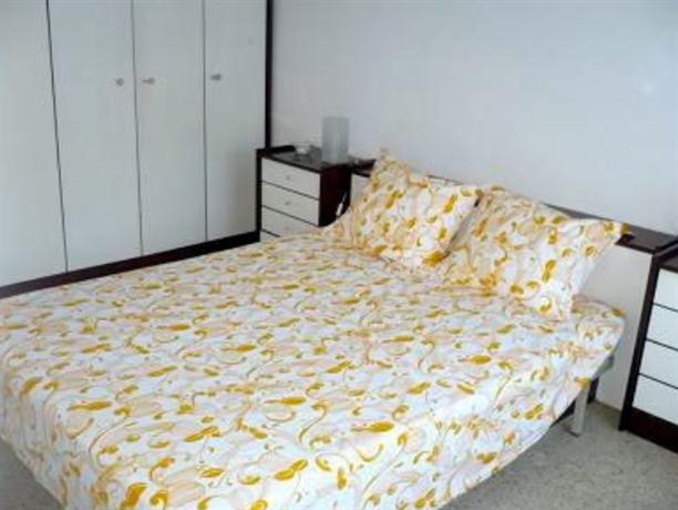 Akira Flats Cadaques Apartments