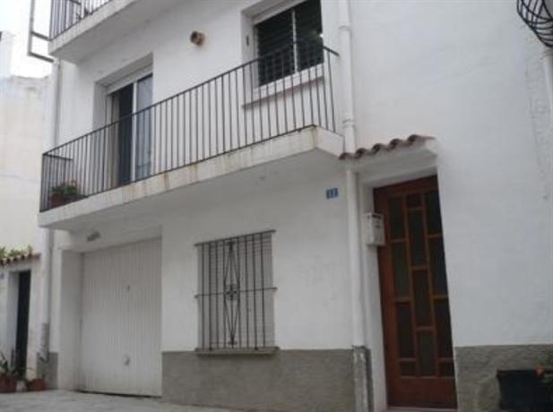 Akira Flats Cadaques Apartments