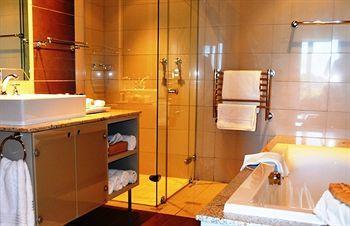 Cape Royale Luxury Suites