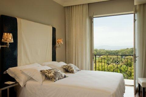 Cape Royale Luxury Suites