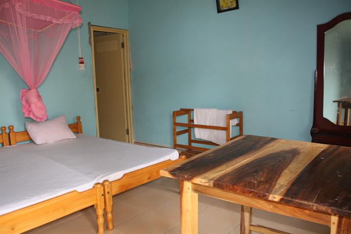 Arugambay Sam's Hut