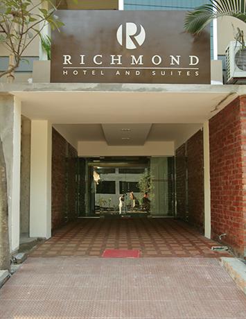 Richmond Hotel & Suites