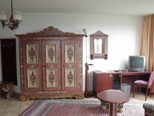 Hotel Zur Engelsburg Hausen Compare Deals