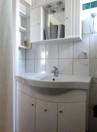 Faros Apartments