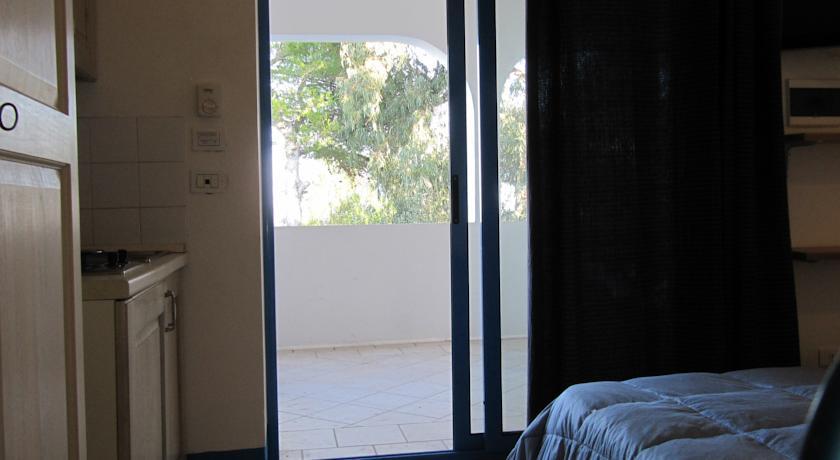Villa Flora Studios & Apartments