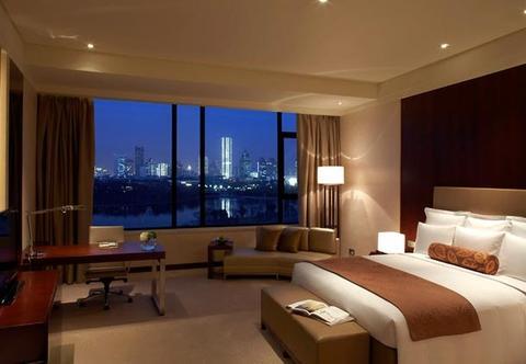 Renaissance Tianjin Lakeview Hotel