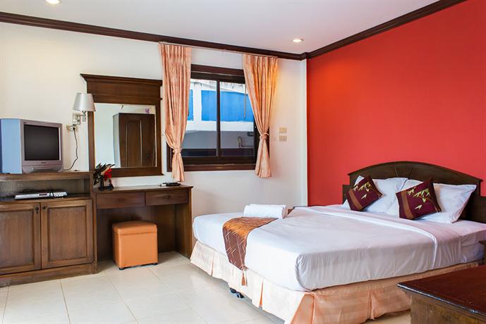 Baan Natacha Beachfront Guesthouse