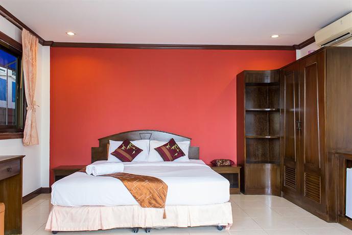 Baan Natacha Beachfront Guesthouse