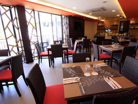 Eastin Easy Patong Phuket