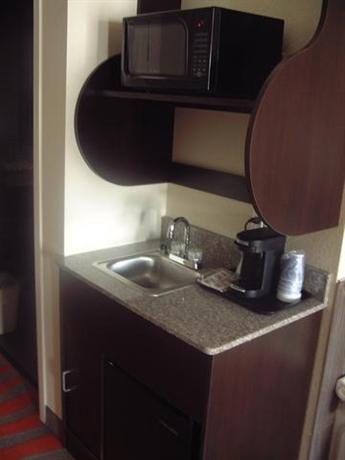 Holiday Inn Express and Suites - Bradford