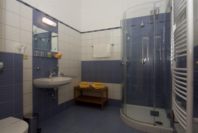 Hotelovy a jezdecky areal Dvur Krutenice