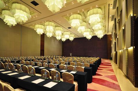 Holiday Inn Qingdao City Center