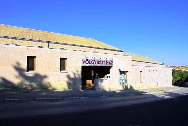 Volgyikut Haz