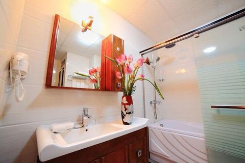 Golden Cyclo Premier Hotel Powered by Fave