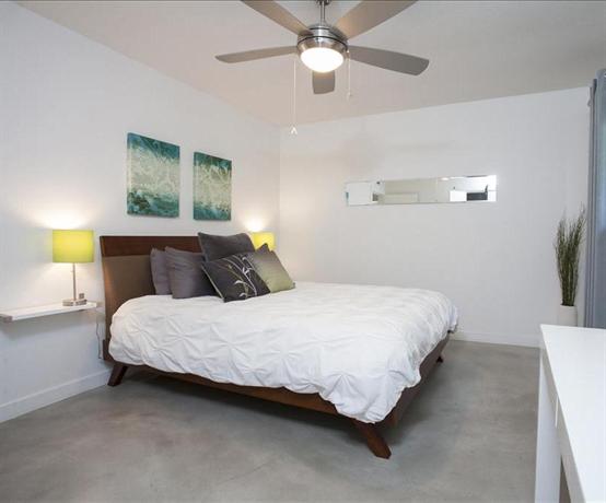 Travis Heights Modern I