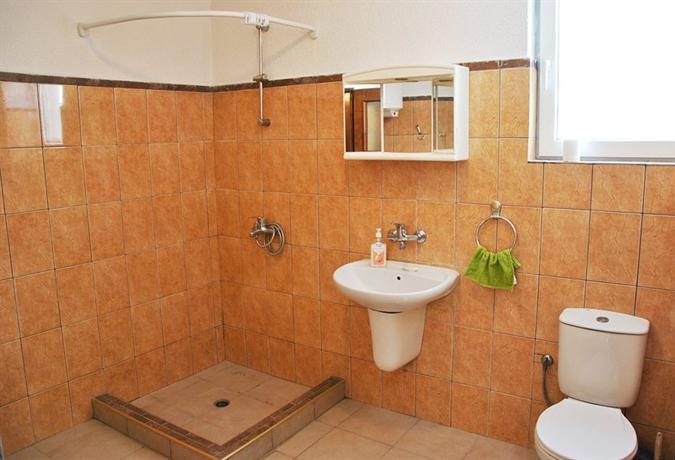 10 Coins Hostel