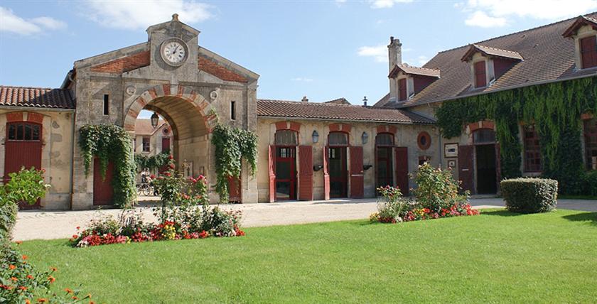 La Maison Des Officiers