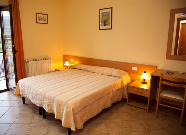 Caffe Nuovo 2 Holiday Rooms