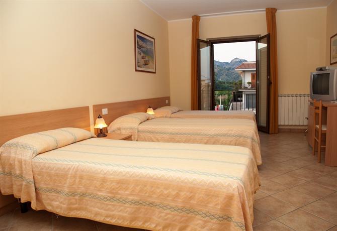 Caffe Nuovo 2 Holiday Rooms