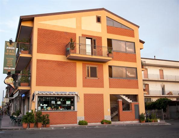Caffe Nuovo 2 Holiday Rooms