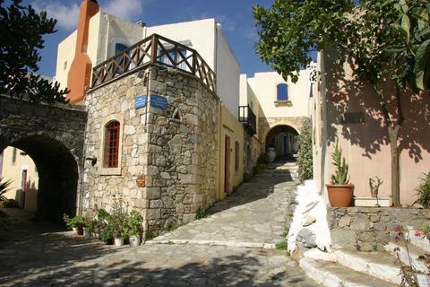 Arolithos Traditional Village Hotel