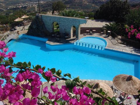 Arolithos Traditional Village Hotel