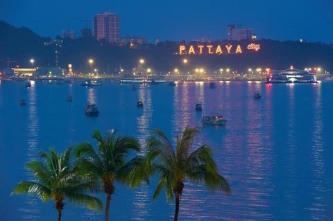 โรงแรมพัทยา ซีวิว (Pattaya Sea View Hotel)