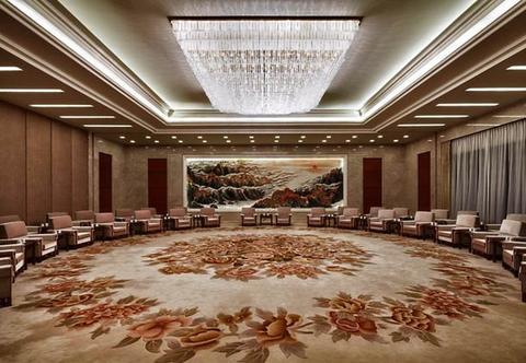 Renaissance Tianjin Lakeview Hotel