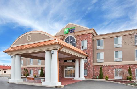 Holiday Inn Express Hotel & Suites Farmington