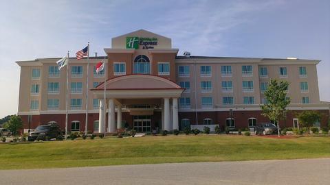 Holiday Inn Express & Suites Smithfield - Selma I-95