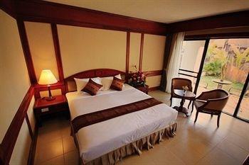 Neil Tara Resortel