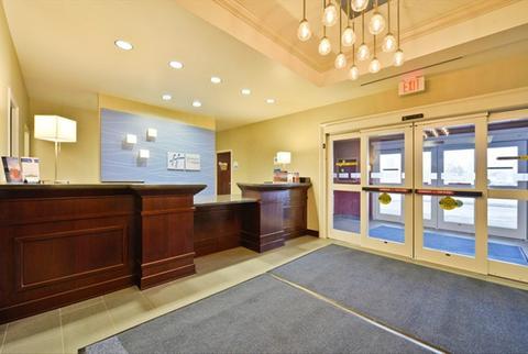 Holiday Inn Express & Suites Utica