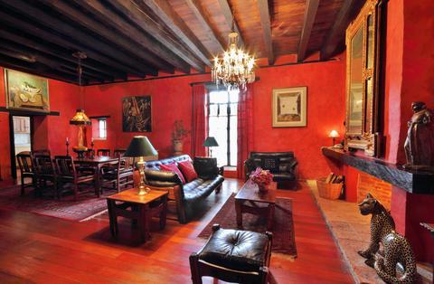 Uvence Arte + Hotel