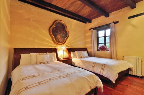 Uvence Arte + Hotel
