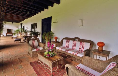 Uvence Arte + Hotel