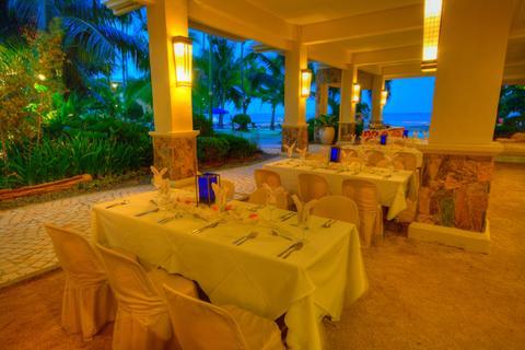 Costabella Tropical Beach Hotel