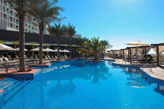 Radisson Blu Hotel Abu Dhabi Yas Island - Compare Deals