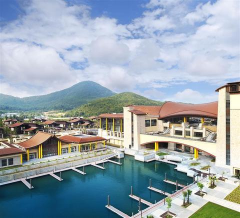 The St Regis Sanya Yalong Bay Resort