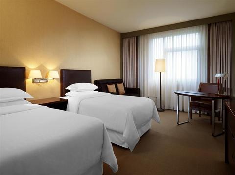Sheraton Poznan Hotel