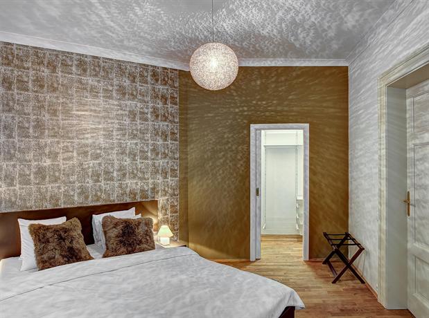 4 Arts Suites