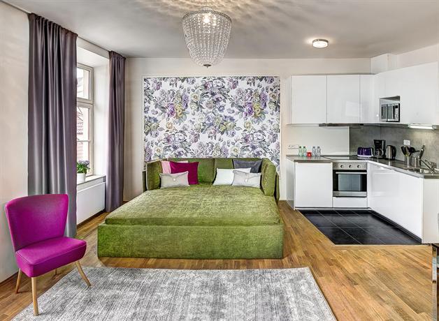 4 Arts Suites