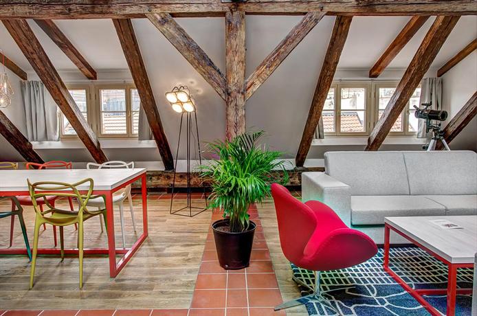4 Arts Suites