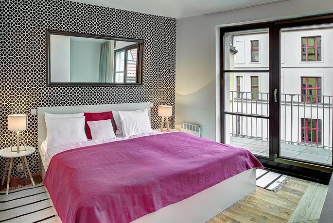 4 Arts Suites