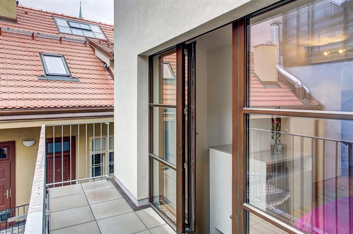 4 Arts Suites