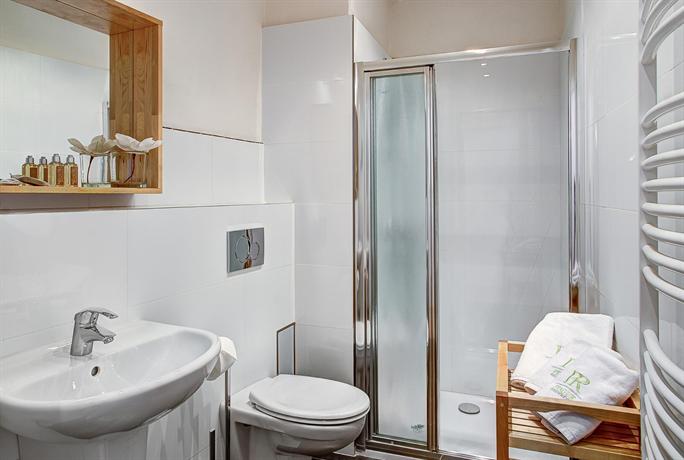 4 Arts Suites