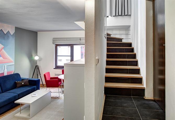 4 Arts Suites