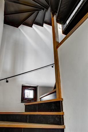 4 Arts Suites