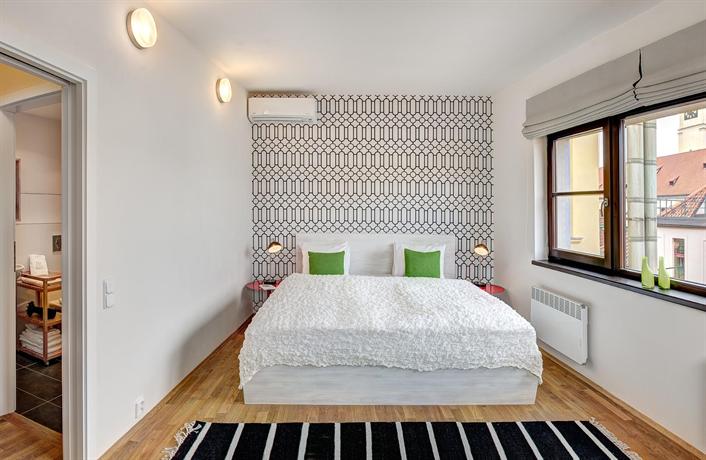 4 Arts Suites